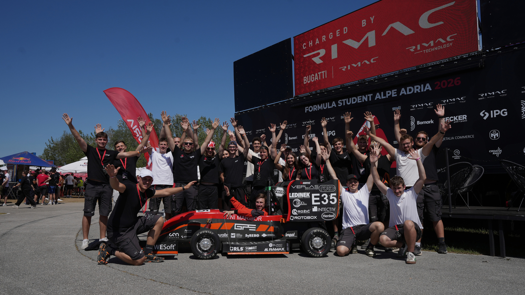 02_team_and_vehicle
